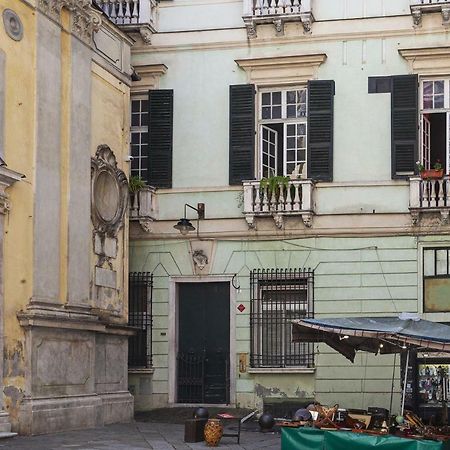 Wood And Stone Apartment In The Historical Center Genoa Bagian luar foto