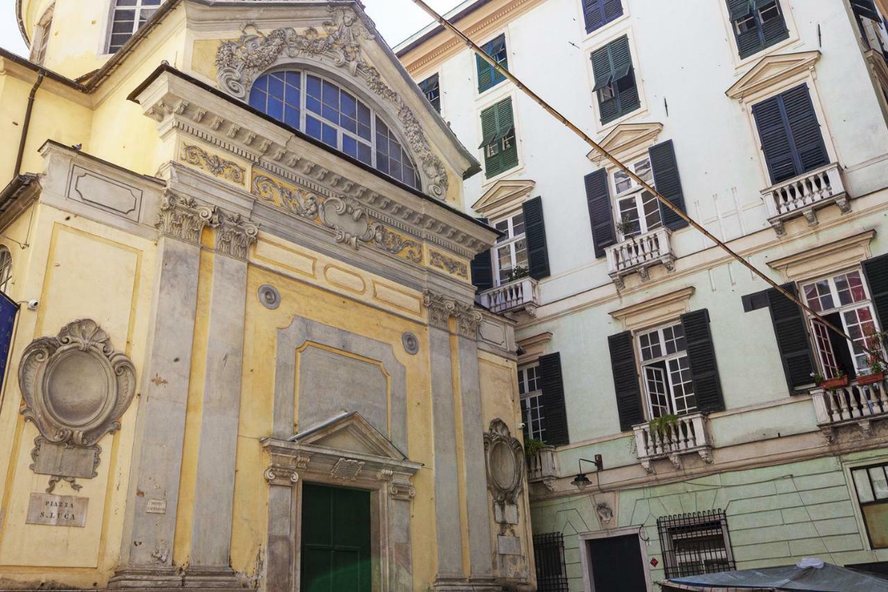 Wood And Stone Apartment In The Historical Center Genoa Bagian luar foto