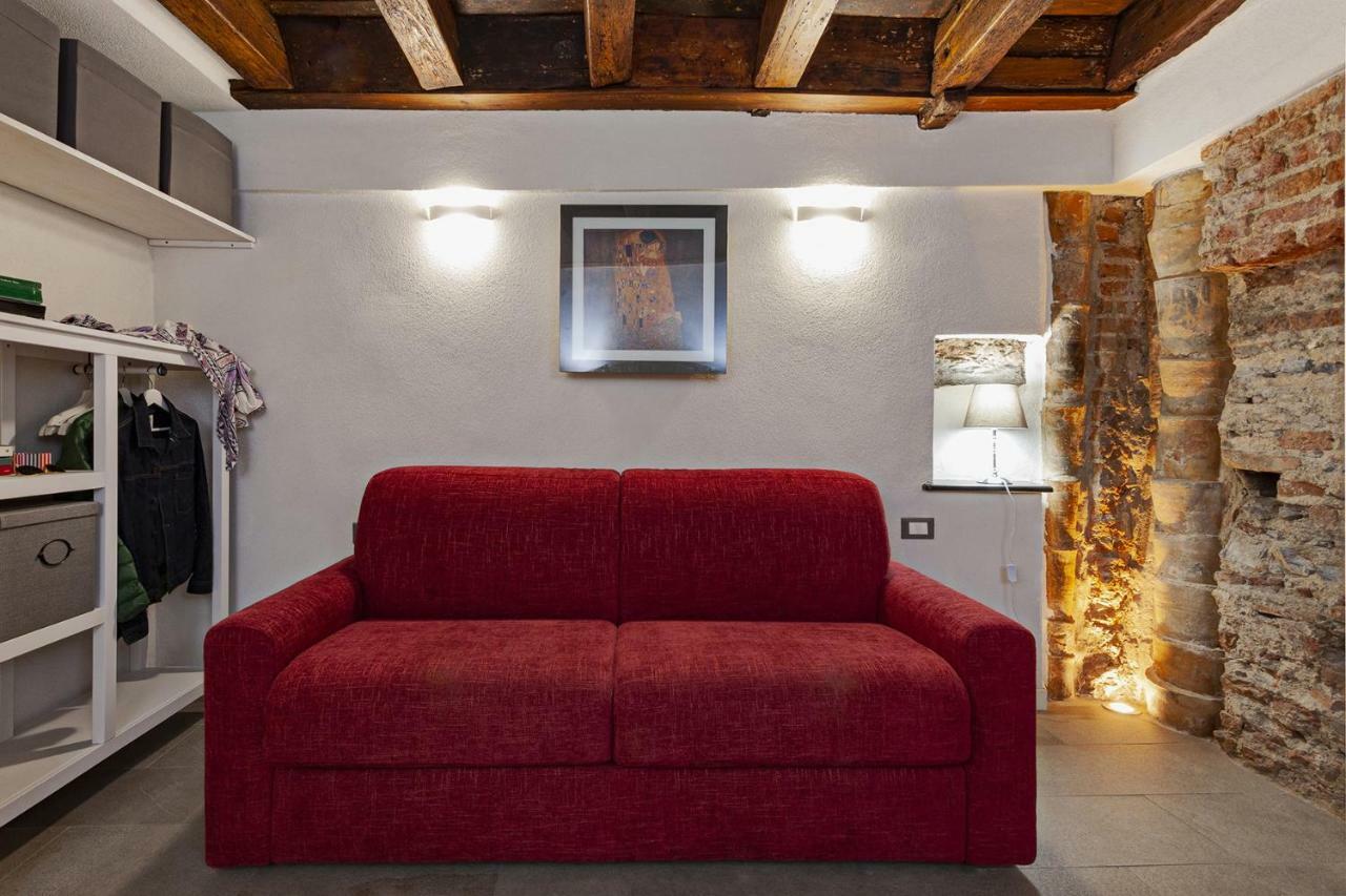 Wood And Stone Apartment In The Historical Center Genoa Bagian luar foto